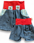 Unisex Kurze Hose aus dünner Jeans, mit Knöpfen, rote Bündchen Grösse 80 von Petite Jeanne