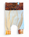 Erstlingshose aus beidem Rippjersey mit orange-bunten Bündchen