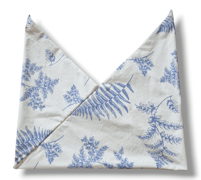 Kuchentasche Origami Taschen Jeanne d'Ürable Weiss mit blauem Farn ca. 28cm Durchmesser 