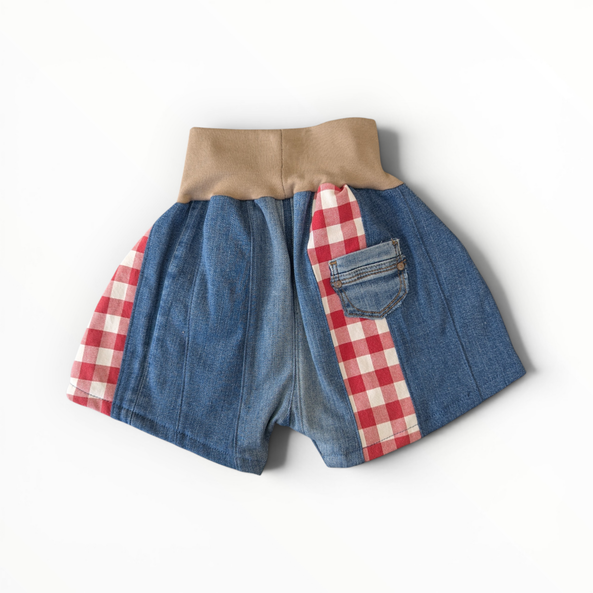 Jungen kurze Hosen aus Jeans und rotweisskariert in Grösse 116 hinten von Petite Jeanne