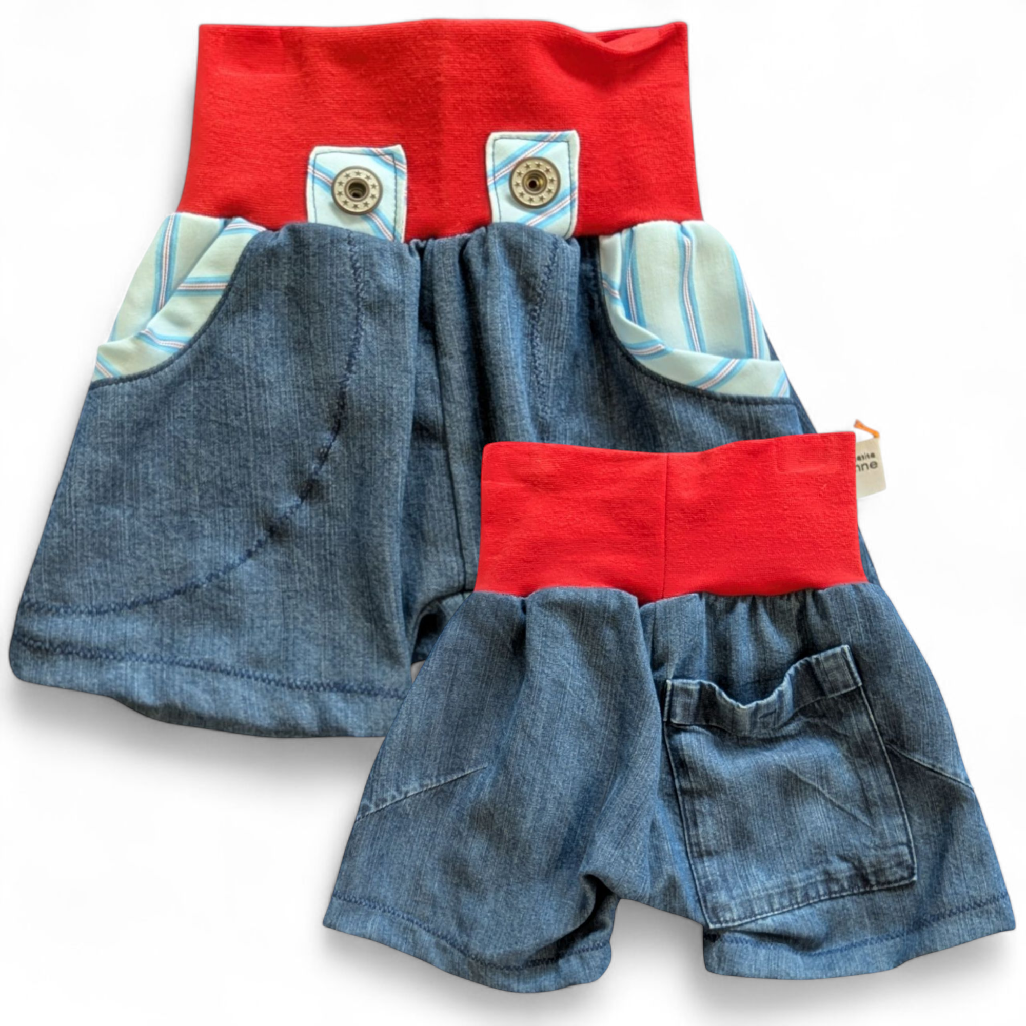 Unisex Kurze Hose aus dünner Jeans, mit Knöpfen, rote Bündchen Grösse 80 von Petite Jeanne