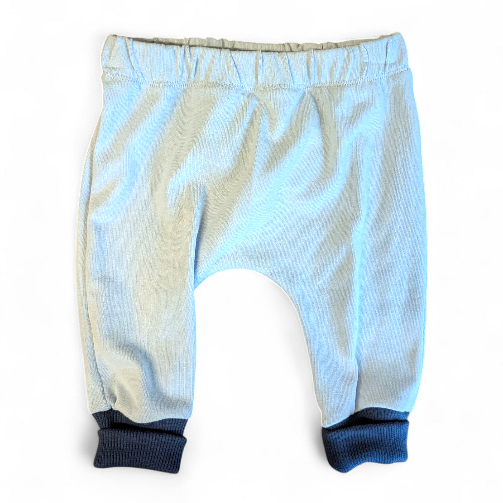 Hellblaues Erstlingshöschen, bequem aus Jersey, Upcycling