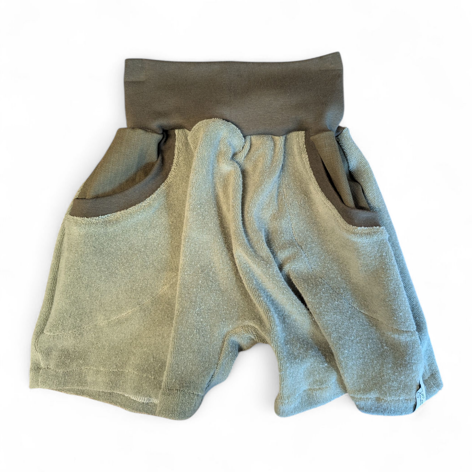 Kurze Kinderhose aus grünem Frottee