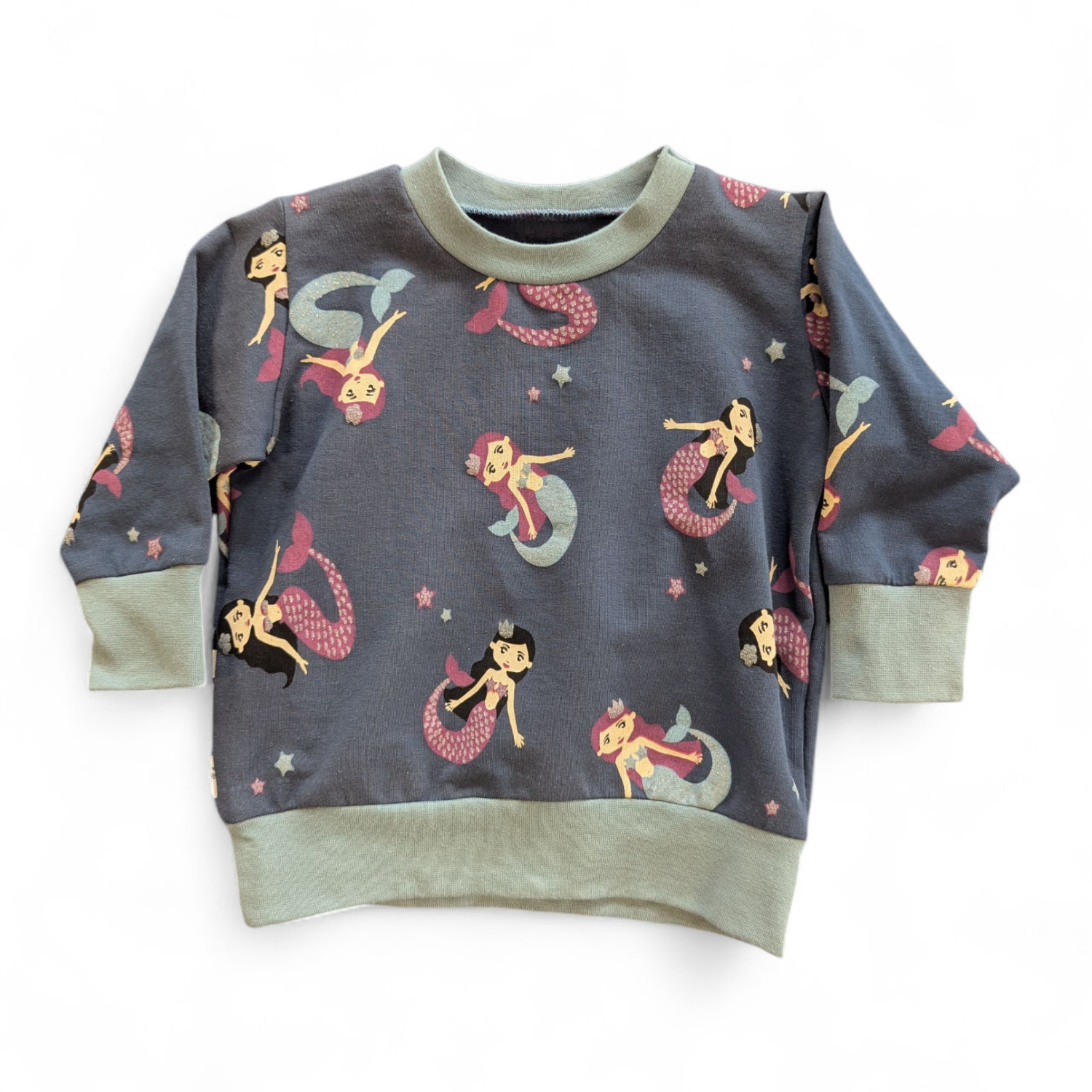 Babysweatshirt mit kleinen Meerjungfrauen
