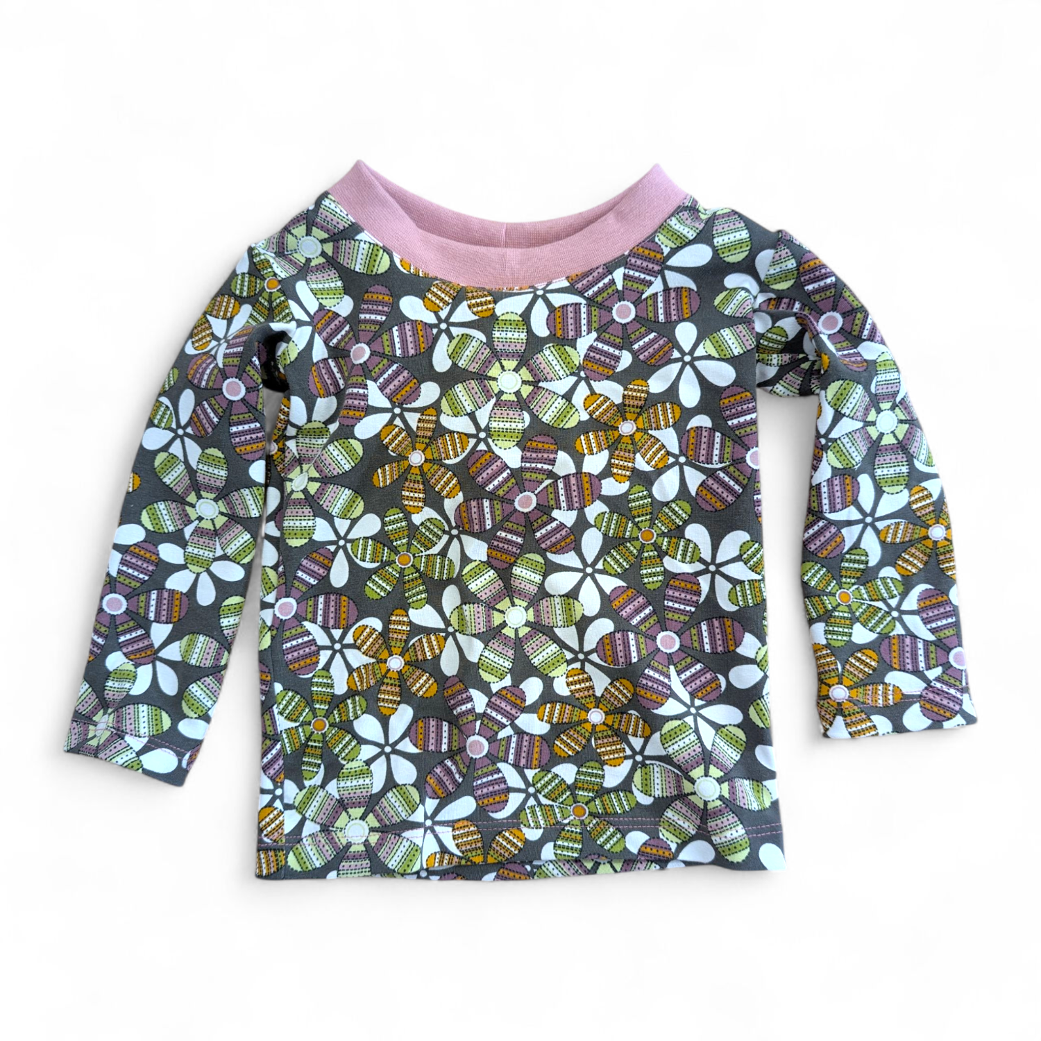 Kinderpullover aus violettem Jersey mit mehrfarbigen  Blumen